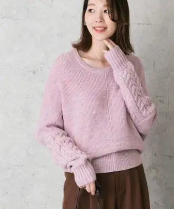 어반 리서치 로쏘 연보라 케이블 돌먼 슬리브 니트