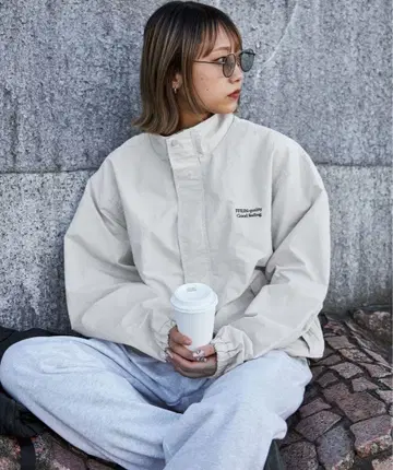 스탠드 카라 나일론 집업 자켓