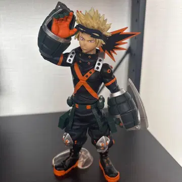 바쿠고 카츠키 피규어