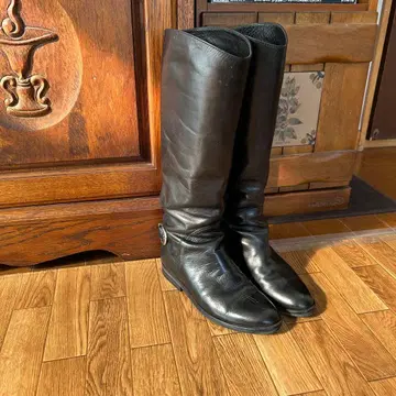 츠모리치사토 블랙 부츠 23