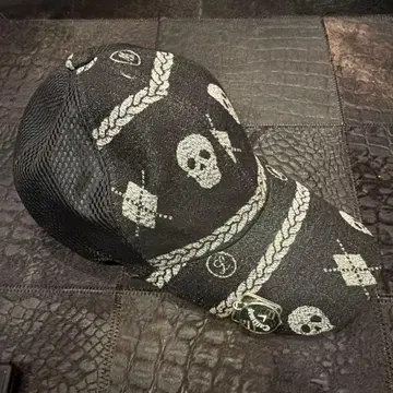 마크앤로나 스컬 디자인 캡 블랙