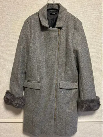 그레이 울 코트 퍼 포함