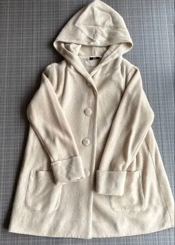 아이보리 후드 부착 롱 코트 L