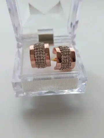 핸드메이드 로즈 골드 귀찌