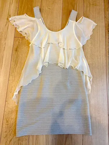 새상품급 snidel 프릴 원피스