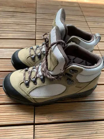 몽벨 아웃도어 신발 26cm