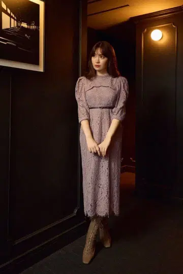 Her lip to 스캘럽 벨티드 레이스 드레스