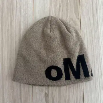 oMA 베이지 로고 니트 모자