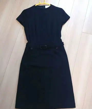 NATURAL BEAUTY 블랙 벨트 원피스