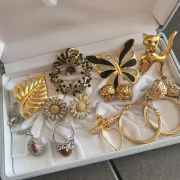 생전 정리 액세서리 묶음 판매 골드 반짝반짝 귀찌