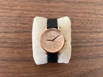 새상품급 NIXON 손목시계 KENSINGTON 로즈 골드/블랙