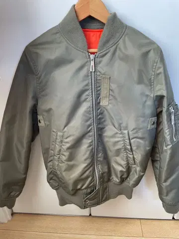 새상품급 올리브 MA-1 자켓 SLY 카키