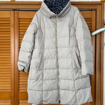 그레이 후드 부착 다운 자켓