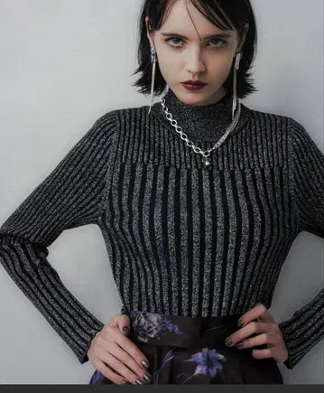 HARE 라메 랜덤 리브 니트 블랙