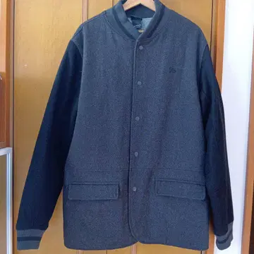 뉴에라 바시티 자켓