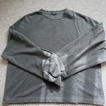 HARE 그레이 소매 볼륨 맨투맨