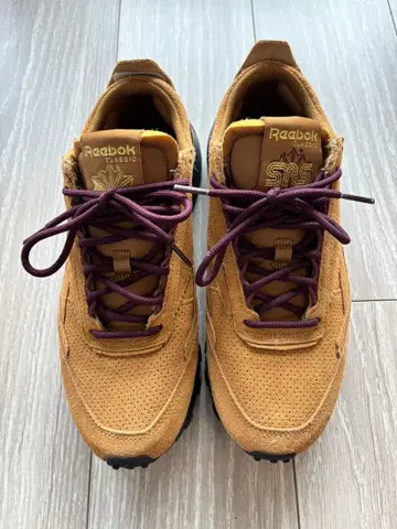 클래식 가죽 레거시 Classic Leather Legacy25.5