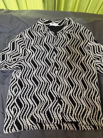 ZARA 지그재그 패턴 반팔 셔츠