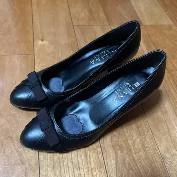 리본 포함 블랙 펌프스 다이애나 24cm