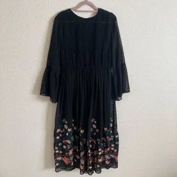 ZARA 블랙 자수 롱 원피스