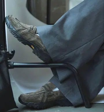 VIBRAM x OPENING ACT 리얼 가죽 스웨이드 로퍼 스니커즈