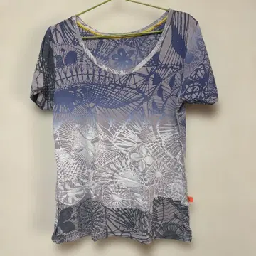 포아나데알코 그라데이션 꽃무늬 V넥 반팔 T셔츠