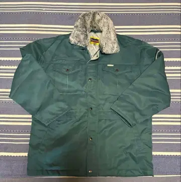 새상품급 방한복 작업옷 그린 컬러 퍼 달린 점퍼 포켓 10개