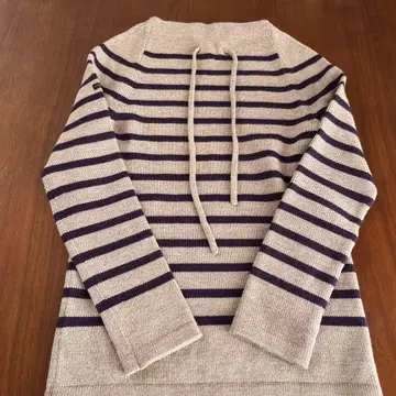 유리 파크 베이지 퍼플 스트라이프 긴팔 스웨터