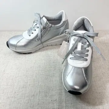 택 포함 새상품 HIROKO KOSHINO 힐업 스니커즈 지퍼 포함