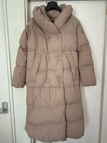 2024년 구매 TATRAS 베이지 다운 자켓 사이즈 3