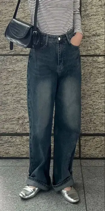 빈티지 워시드 블랙 데님