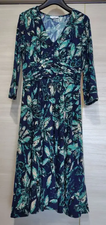 EGERIE 플라워 프린트 긴팔 원피스