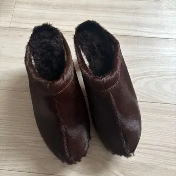 신발 무스탕 우드 사보 뮬 스터드 웨지솔 송치