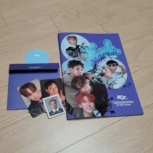 티아이오티 싸인앨범