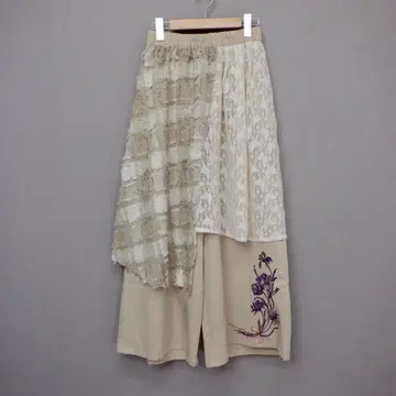 이즈스칼라 553230: 레이스 x 체크 무늬 이소재 절개 팬츠