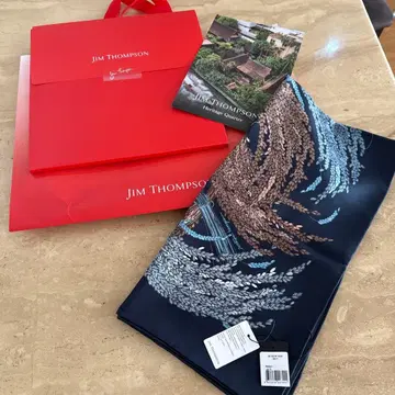 짐 톰슨 스카프