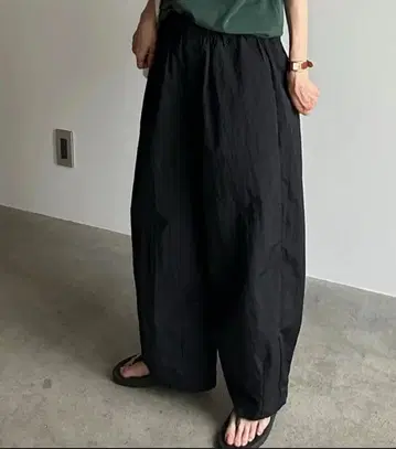 ARULLE 아르 루즈 테이퍼드 팬츠