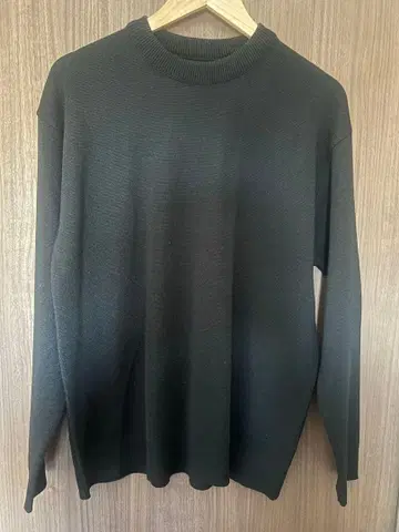 UNITED TOKYO 블랙 크루넥 스웨터 사이즈 2