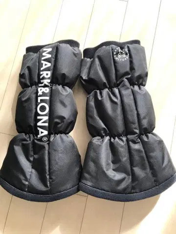 MARK&LONA 레그 워머 블랙