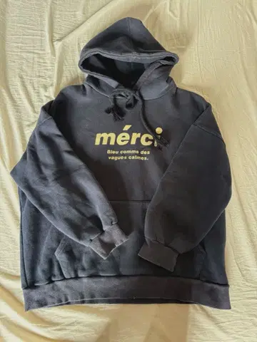 인 더 마켓 후드티 속기모