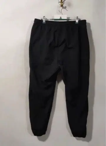 블랙 조거 팬츠 블랙 / 심플한 디자인