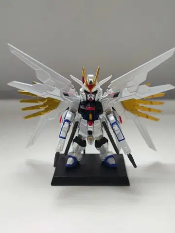 건담 컨버지 마이티 스트라이크 프리덤