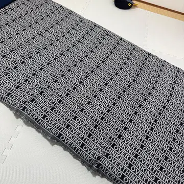 ZARA OVERTHINKING 머플러