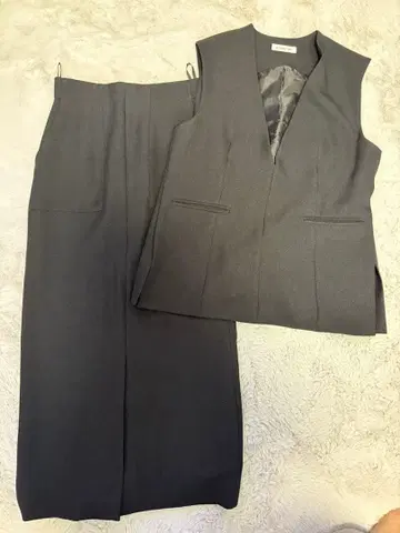 NATURAL BEAUTY BASIC 블랙 베스트 스커트 셋업