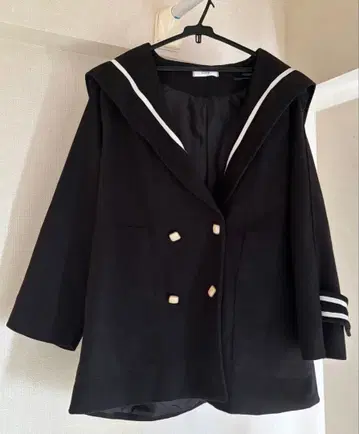 세일러 카라 코트