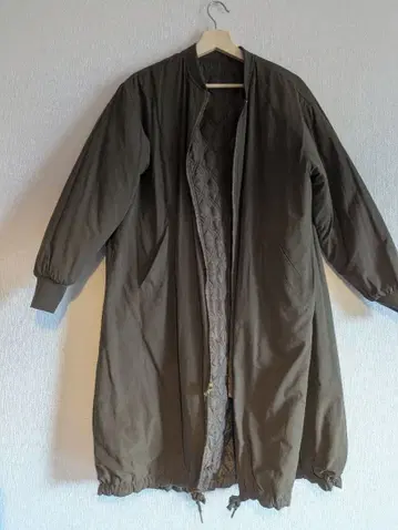 올리브 그린 퀼팅 롱 코트