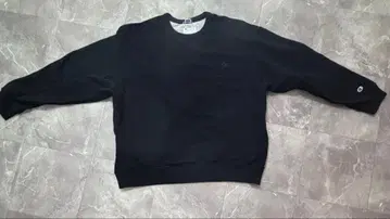 Champion 블랙 크루넥 맨투맨