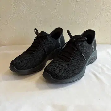 스케쳐스 슬립인즈 23cm