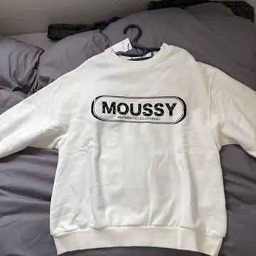 MOUSSY 화이트 맨투맨 FREE