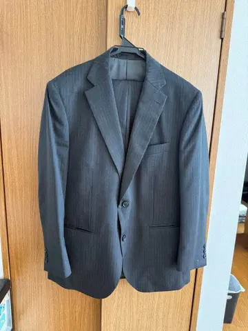 Aspetiva 스트라이프 그레이 비즈니스 정장